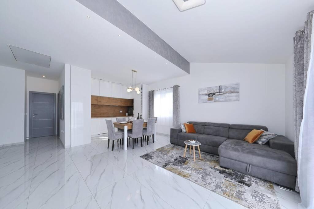 Apartman Chiara Galovac  Eksteriør bilde