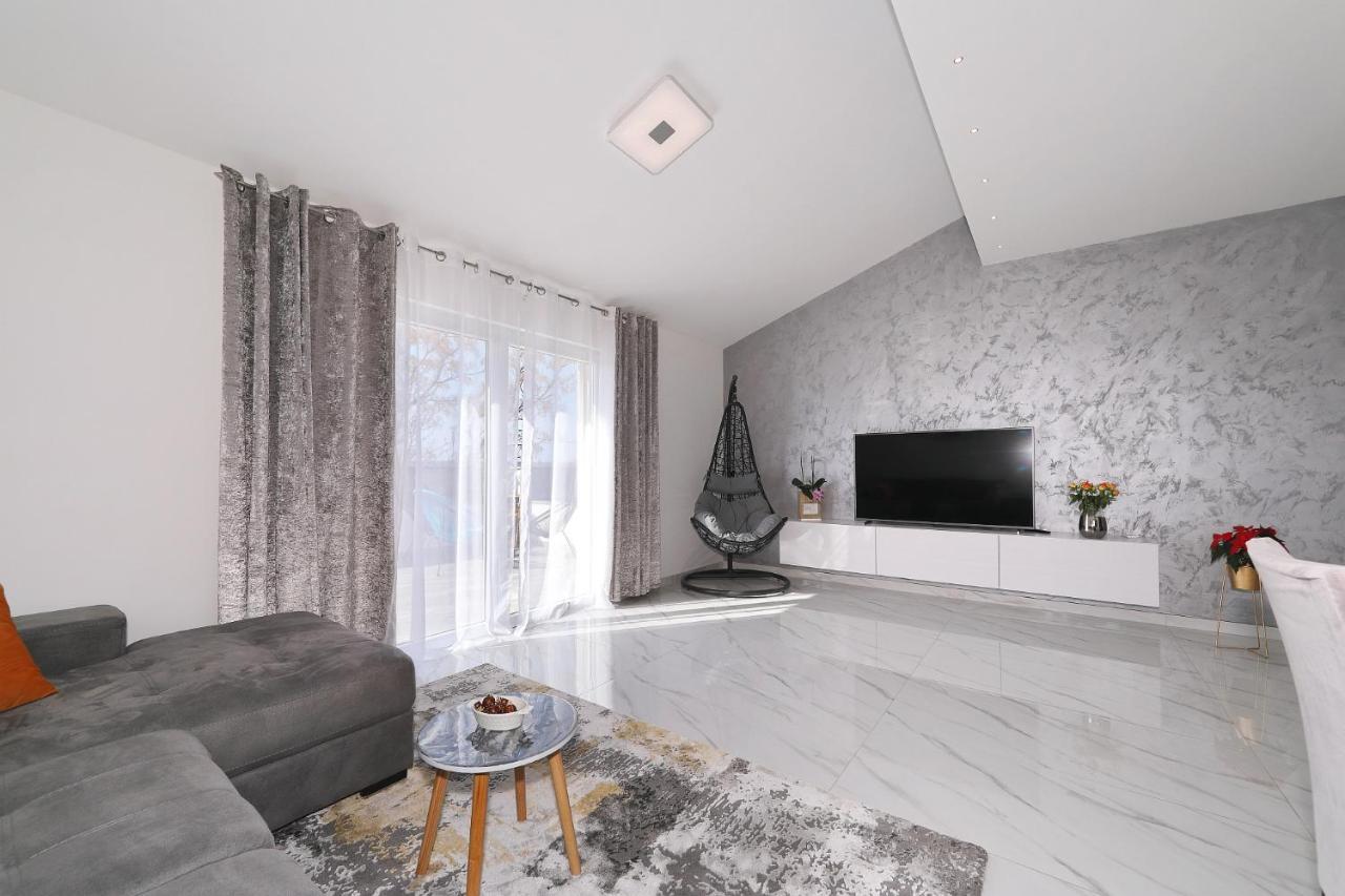 Apartman Chiara Galovac  Eksteriør bilde