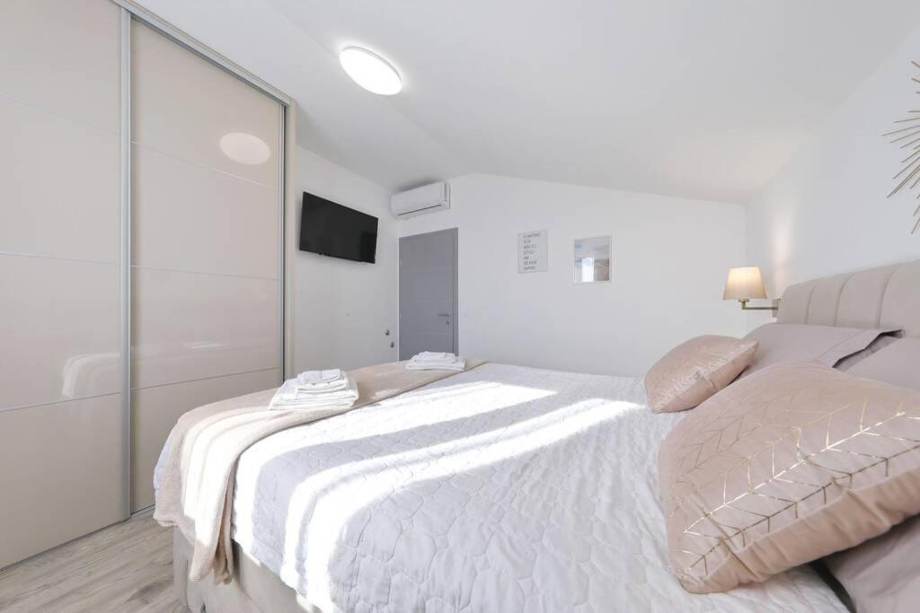 Apartman Chiara Galovac  Eksteriør bilde